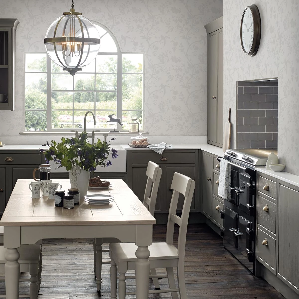 Laura Ashley Vliesbehang |Oriental Garden Pearlescent White - 10mx52cm 6 Laura Ashley Vliesbehang |Oriental Garden Pearlescent White - 10mx52cm - Afbeelding 4