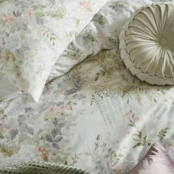 Laura Ashley Linlithgow Pale Lavender Dekbedovertrek Tweepersoons 200 -Coppenswarenhuis 8995463007c743a8ba9fd4c74d215154 1
