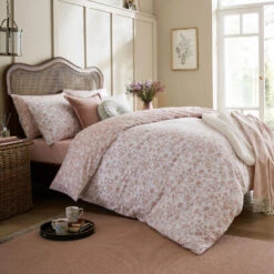 Laura Ashley Shepherds Purse Blush Pink Dekbedovertrek Lits-jumeaux -Coppenswarenhuis 9eaf158b104548c3bcf1cd719b8d34e4